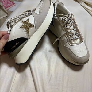 Vintage Havana White and Gold Sneakers with Modern Design